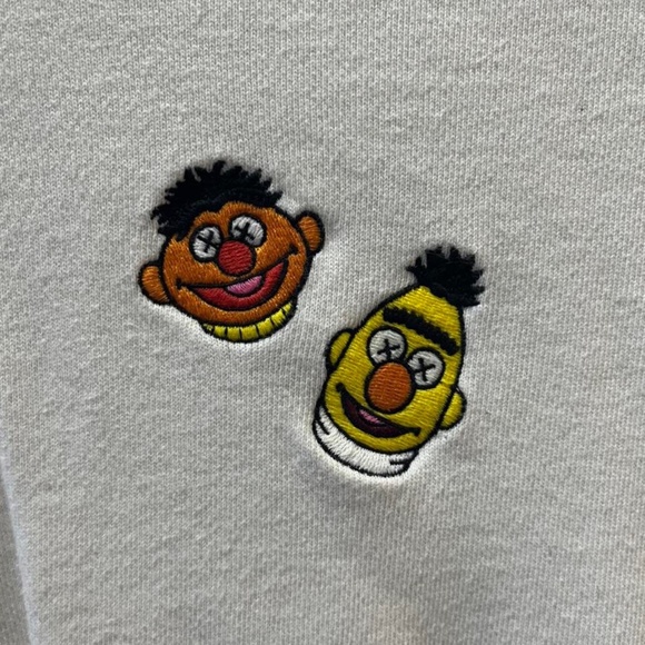 KAWS X Uniqlo Bert and Ernie hoodie - Picture 3 of 4